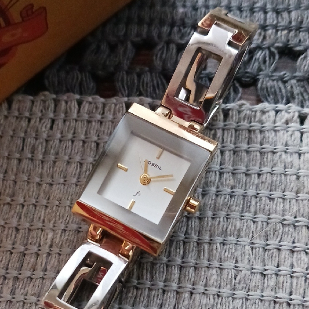 Fossil Y2K Vintage 2002 Gold and Silver Stainless Steel Rectangular Watch